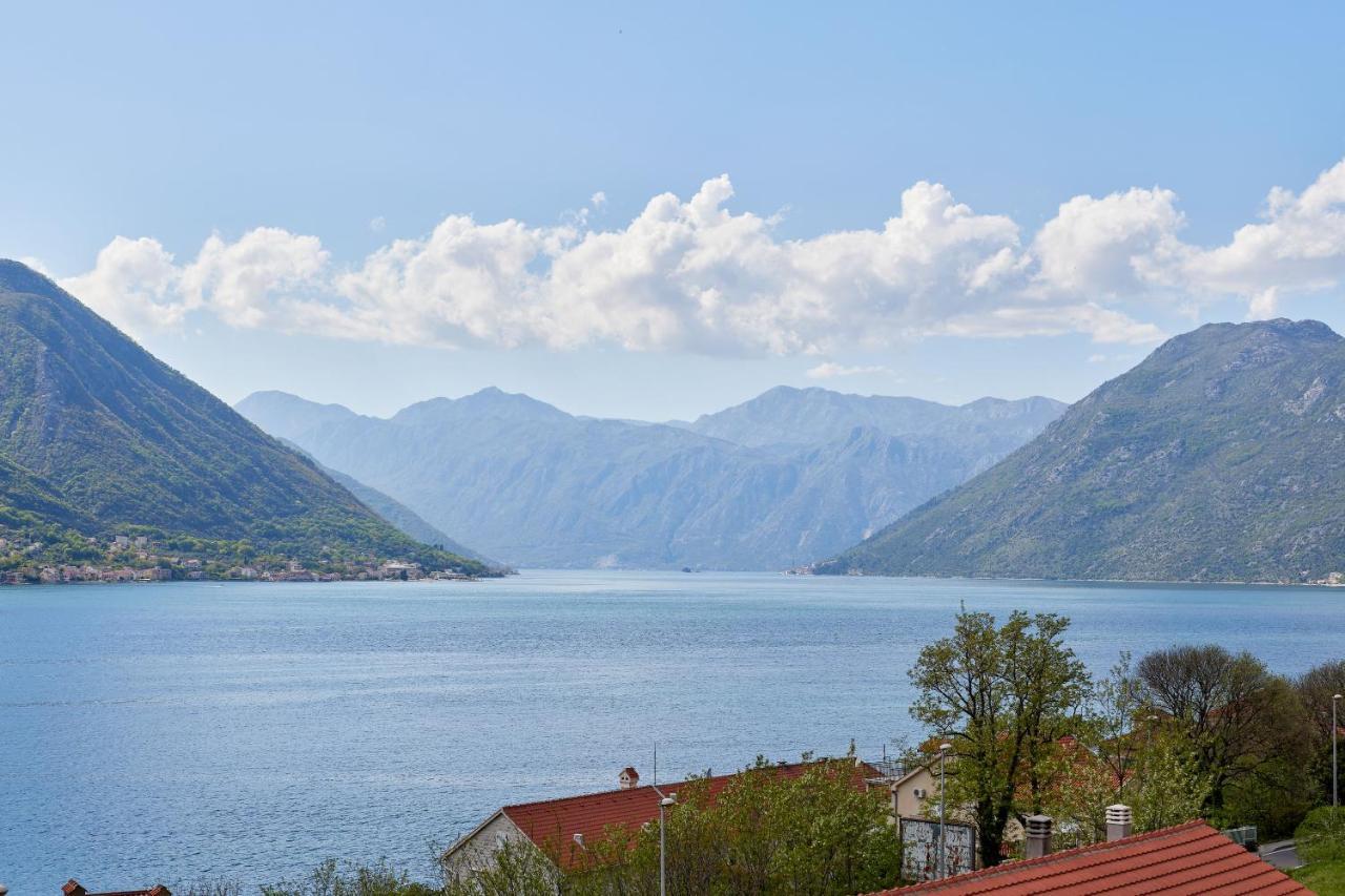 Apartment Noa With Sea View Kotor Luaran gambar