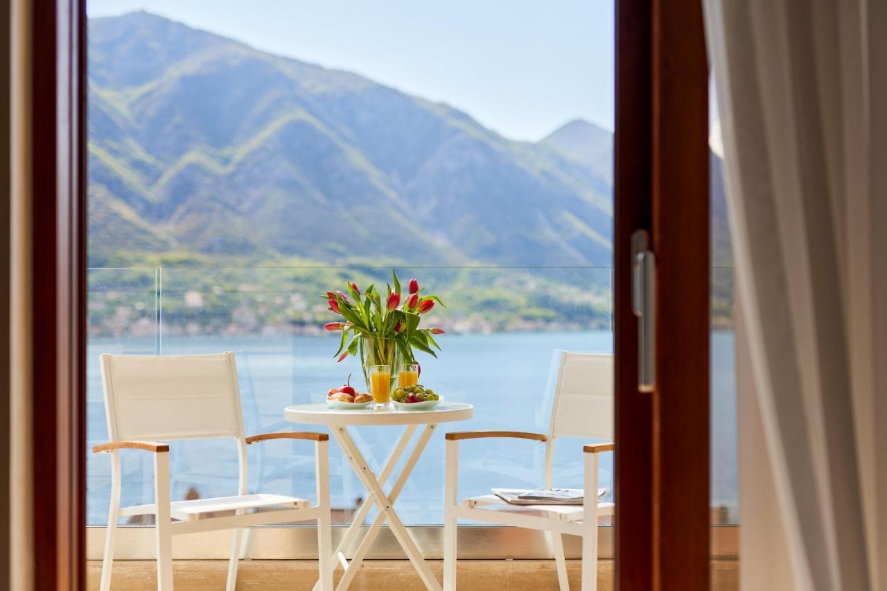 Apartment Noa With Sea View Kotor Luaran gambar