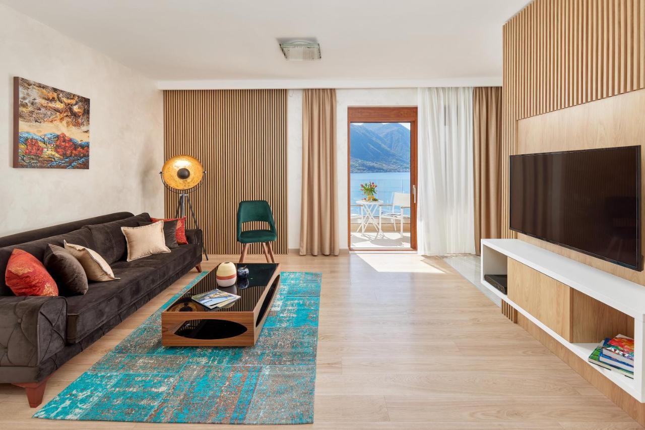 Apartment Noa With Sea View Kotor Luaran gambar